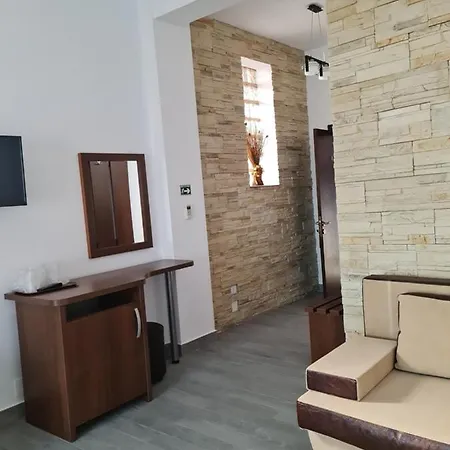 Casa Dfg Костинешти